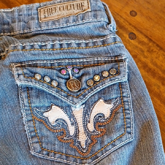 Free Culture Blue Straight Leg Jeans with Classic Style, Small Hole - Picture 16 of 16